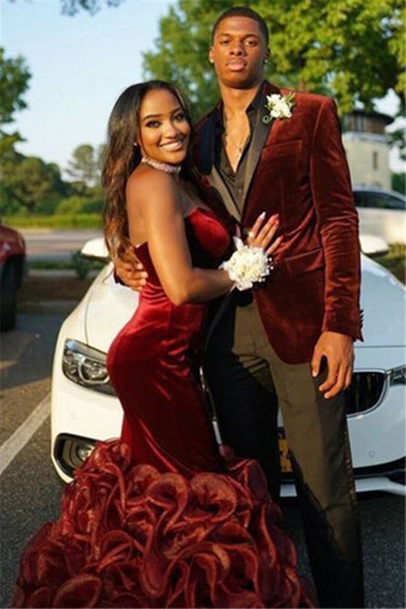 Load image into Gallery viewer, Burgundy Shawl Lapel 2 Piece Velvet Men's Prom Suits with One Button