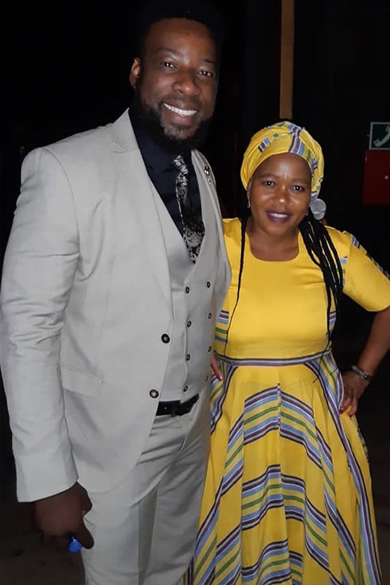 Load image into Gallery viewer, Ivory Notched Lapel 3 Pieces Slim Fit Men's Prom Suits