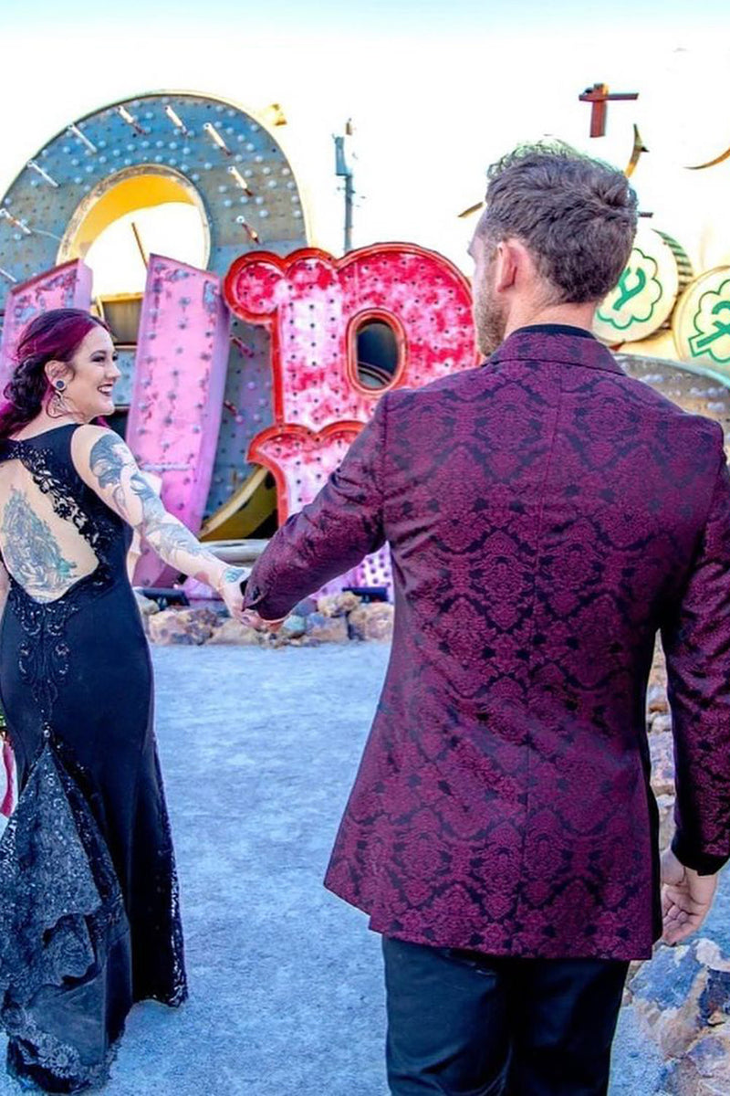 Load image into Gallery viewer, Burgundy Peak Lapel 2 Piece Men's Wedding Suits