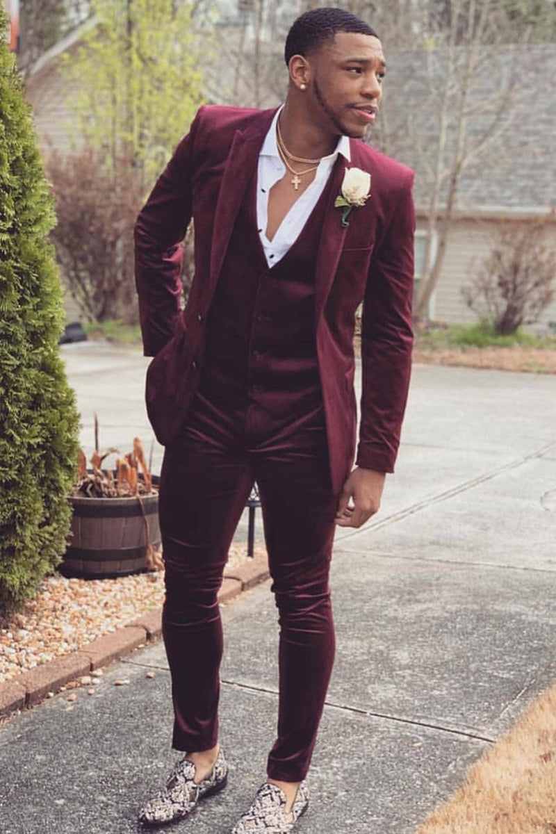 Load image into Gallery viewer, Burgundy Peak Lapel 3 Piece Men's Prom Suits