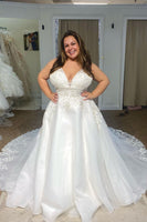 Load image into Gallery viewer, White A-Line Tulle Plus Size Long Wedding Dress with Appliques