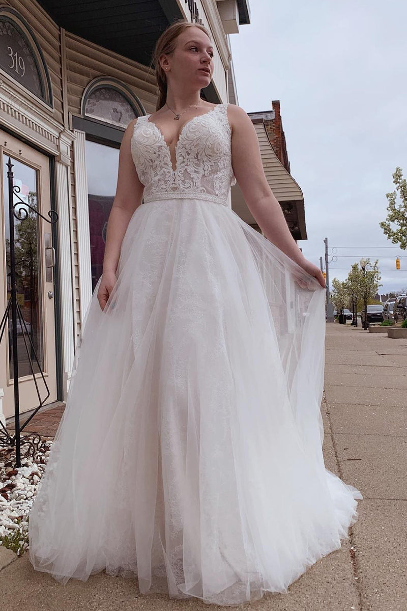 Load image into Gallery viewer, A-Line Tulle White Long Plus Size Wedding Dress with Beading