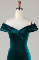 Load image into Gallery viewer, Off the Shoulder Peacock Green Velvet Mermaid Bridesmaid Dress With Slit
