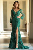 Load image into Gallery viewer, Dark Green Mermaid Long Sleeve Lace Long Mother of the Bride Dress with Slit