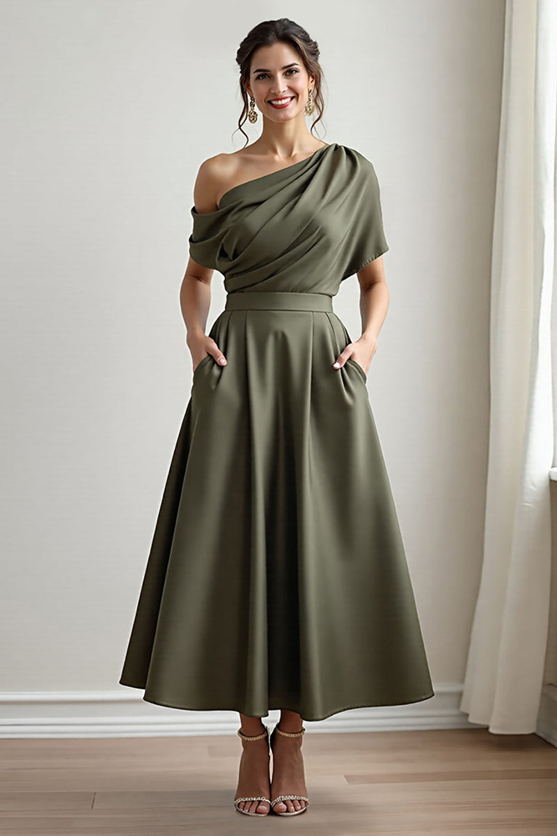 Load image into Gallery viewer, Black Satin A Line Mother Of The Bride Dress With Pockets