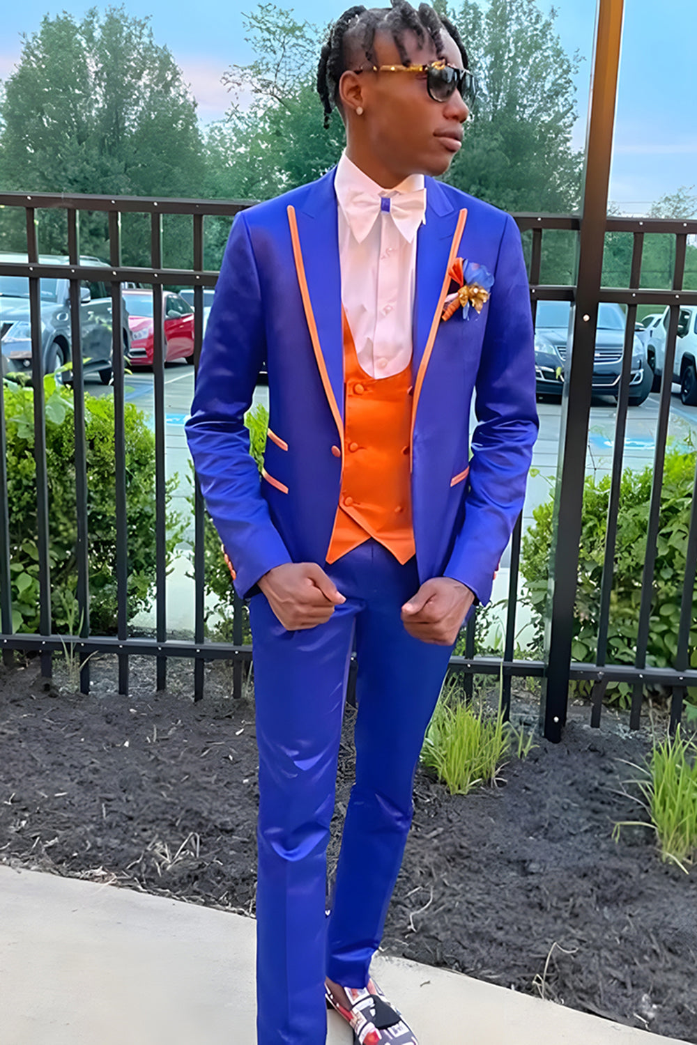 Blue Peaked Lapel 3 Pieces Slim Fit Men's Prom Suits