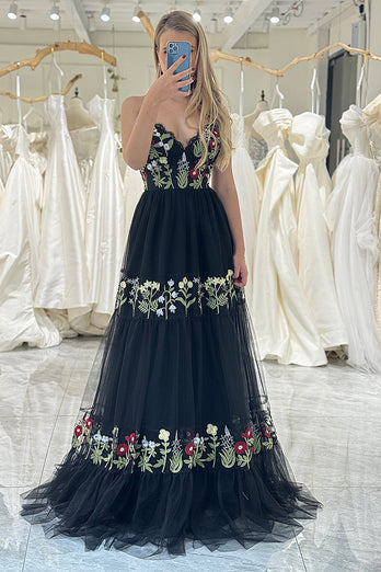 Black A-Line Spaghetti Straps Embroidered Tulle Long Prom Dress