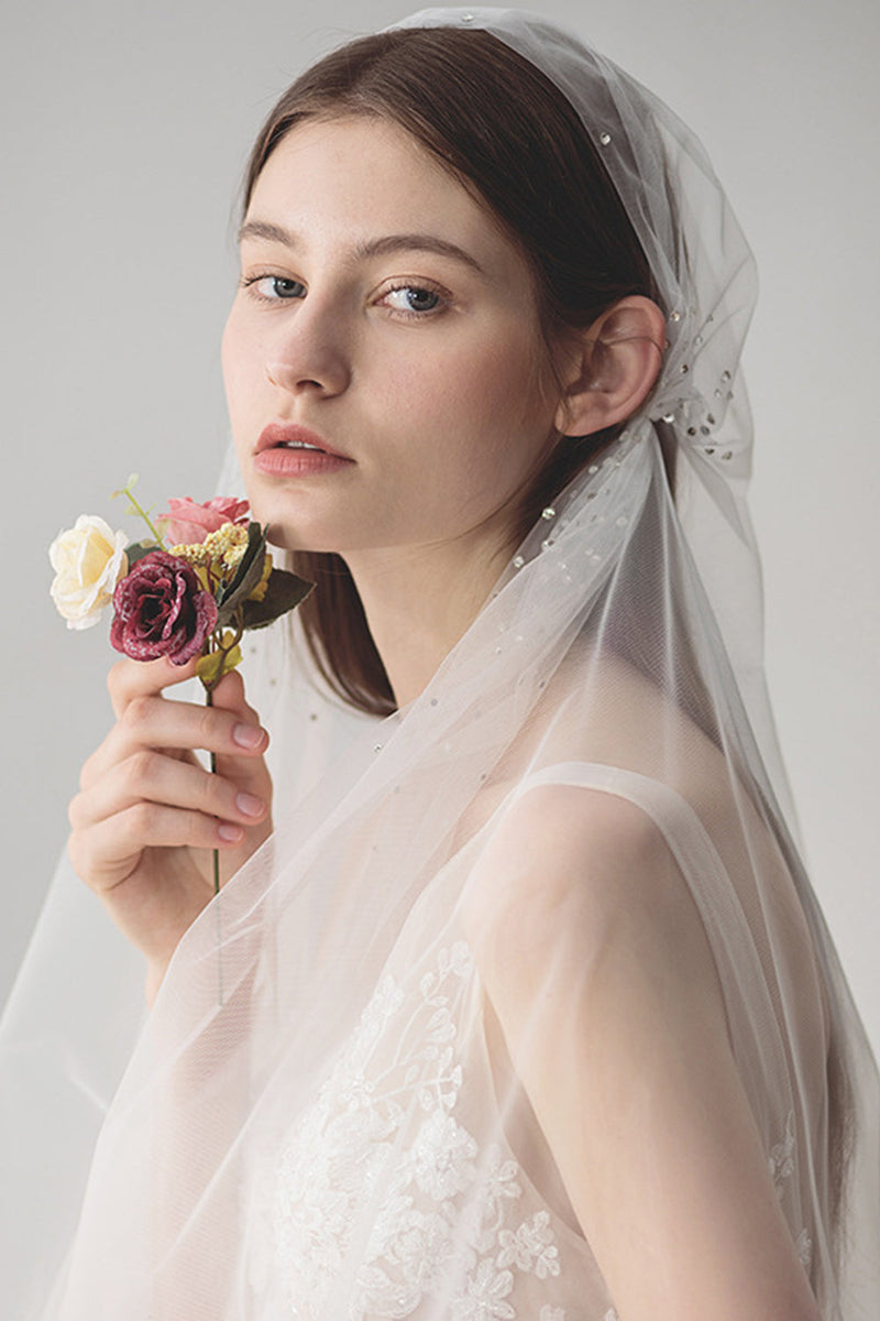Load image into Gallery viewer, Vintage Hat Style Bridal Veils with Beading