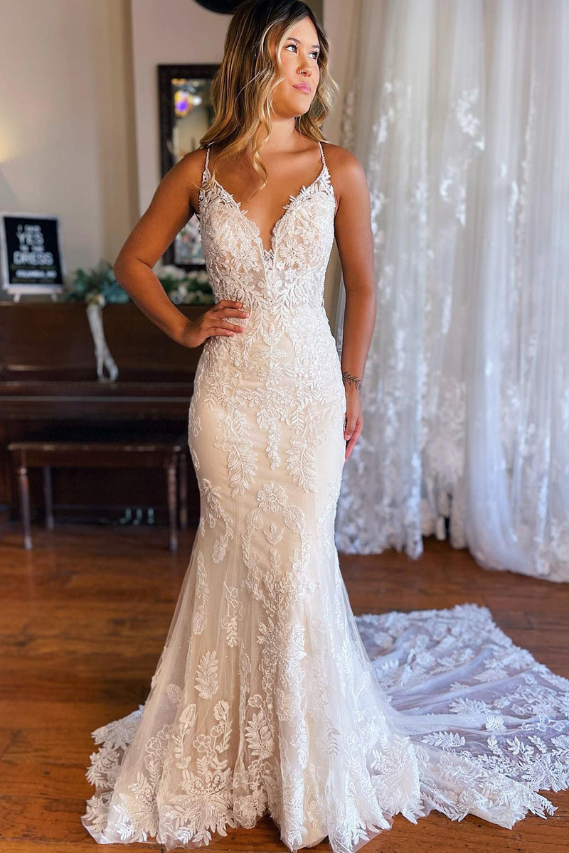 Load image into Gallery viewer, Ivory Mermaid Open Back Long Lace Wedding Dress
