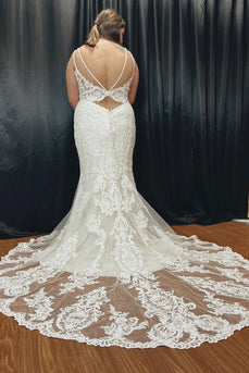 Mermaid V-Neck White Plus Size Lace Wedding Dress