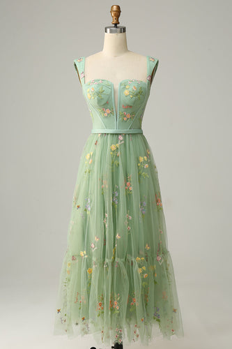 A Line Sweetheart Green Knee-length Prom Dress with Embroidery
